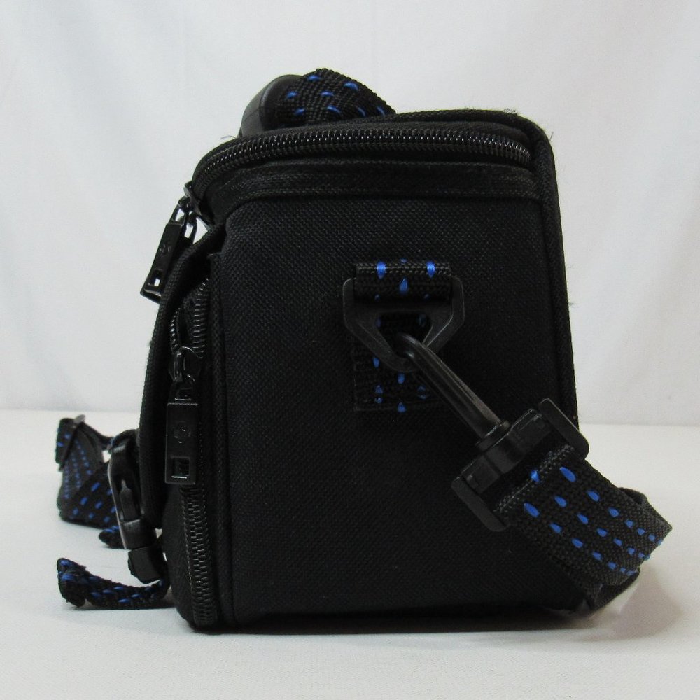 Samsonite Camera/Camcorder Carry Bag with Adjustable Strap - Picture 2 of 15